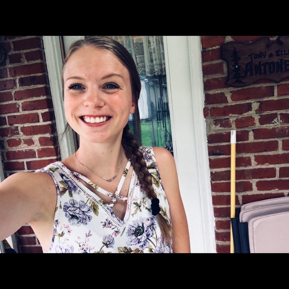 Meet your Posher, Alyssa
